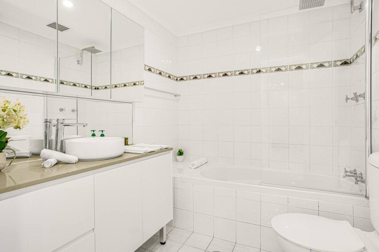 Appartamento 'the Crows Nest' Spacious With Balcony Sydney